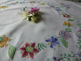 VINTAGE HAND EMBROIDERED LINEN TABLECLOTH EMBROIDERED JACOBEAN/ARTS&CRAFTS STYLE 2