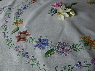 VINTAGE HAND EMBROIDERED LINEN TABLECLOTH EMBROIDERED JACOBEAN/ARTS&CRAFTS STYLE 4