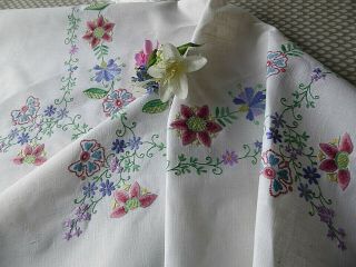 VINTAGE HAND EMBROIDERED LINEN TABLECLOTH EMBROIDERED JACOBEAN/ARTS&CRAFTS STYLE 5