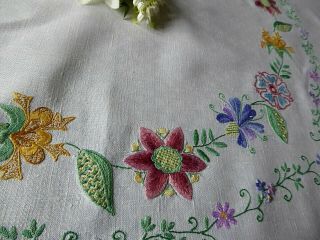 VINTAGE HAND EMBROIDERED LINEN TABLECLOTH EMBROIDERED JACOBEAN/ARTS&CRAFTS STYLE 6