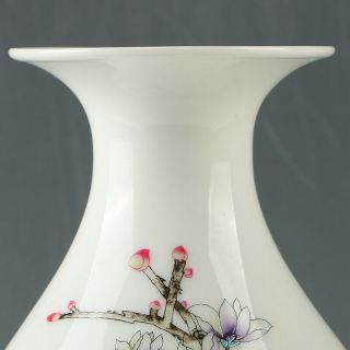 Chinese Porcelain Hand - painted Flower & Bird Vase W Qianlong Mark R1173 2
