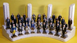 Awesome - Vintage Marx Presidents 38 Hard Plastic Figures W/ Stand 1960 