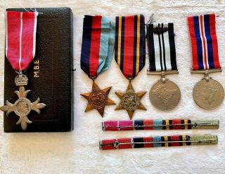 WW2 British Medal Grouping / Military Medical Surgeon / Insignia,  Patches,  Tools 6