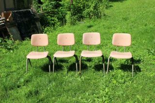 4 Brunswick Mid Century Stackable Fiberglass Chairs