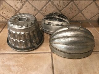 Set Of 3 Antique Bread Pudding Jello Tin Molds With Handles - 3 Sizes