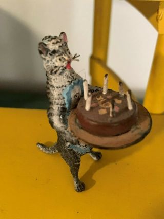 VINTAGE MINIATURE AUSTRIAN COLD PAINTED CAT WITH BIRTHDAY CAKE 2