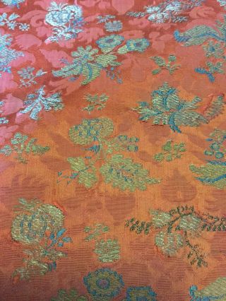 Rare Piece Of Early 18 Th Century Silk Brocade With Metallic Thread Weave. 3