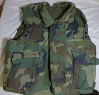 Flack Jacket Body Armor Camoflouge Woodland 10lbs Size Medium Chest 37 - 42in