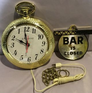 Spartus Backwards Bartender Gold Self Starting Electric Clock Model 6010