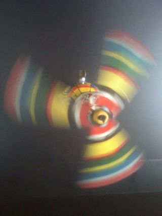 J CHEIN CIRCUS CLOWN VINTAGE 1930 ' s TIN WIND UP WITH SPINNING PADDLES 3