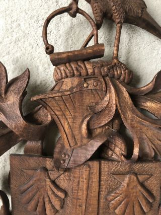 BLACK FOREST / SWISS / ITALIAN HAND CARVED COAT OF ARMS “Knowledge Is Strength” 4