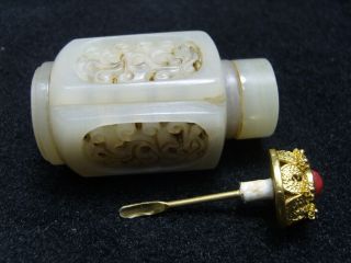 Chinese that can rotate Hand - carved jade snuff bottle - See Video 1 2