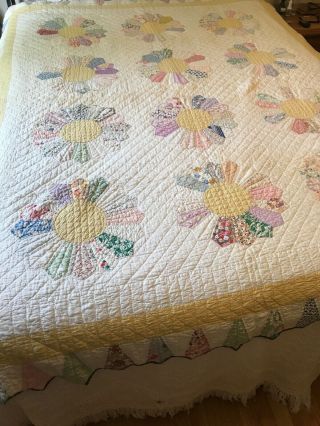 Vintage Dresden Plate Patchwork Quilt Hand Stitched & Quilted 68 X 88”