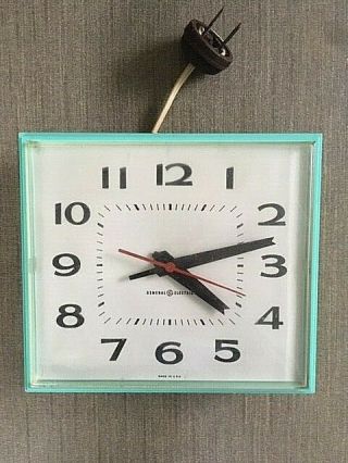 Rare Vintage General Electric Kitchen Wall Electric Clock Teal Green 2145