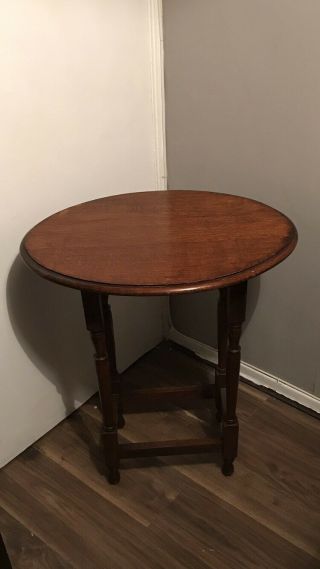Classically Antique Arts And Crafts Style Oak Side Table Oval Top