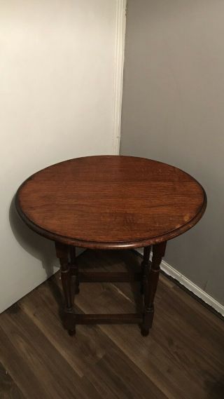 Classically Antique Arts and Crafts Style Oak Side Table Oval Top 3