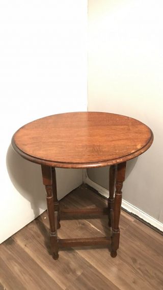 Classically Antique Arts and Crafts Style Oak Side Table Oval Top 7