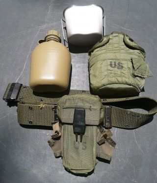 Vietnam War Us M1967 Field Gear Set: Pistol Belt,  Ammo Pouch,  Canteen,  Cup,  Cover