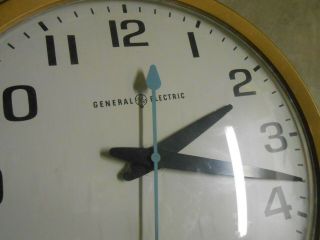 RARE VINTAGE GENERAL ELECTRIC MODEL 2012 INDUSTRIAL SCHOOL WALL CLOCK GLASS FACE 6