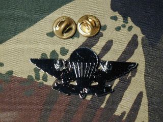 SINGAPORE Airborne Basic Parachutist jump wings stay brite Para Insignia 3