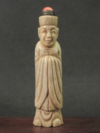 Chinese Qing Dynasty Person Carved Natural Deer Horn Snuff Bottle