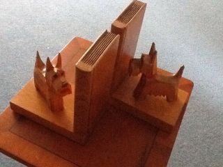 PAIR VINTAGE ART DECO CARVED WOODEN SCOTTIE DOG BOOK ENDS 2