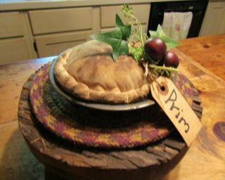 Primitive Round Farm Table Riser W/make - Do Cherry Pie In Ant.  Tin & Braided Mat