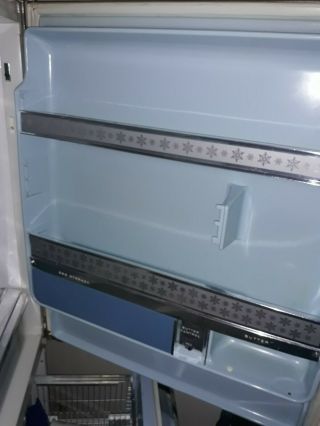 1940 ' s General Electric refrigerator/deep freezer 4