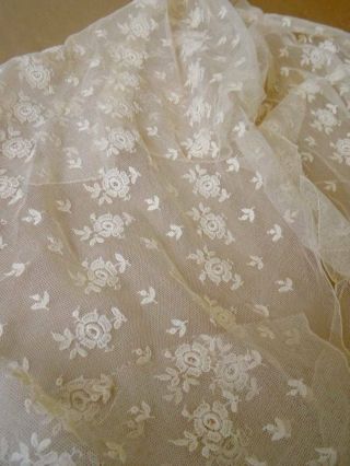A Wonderful Deep Length Of Rose Head Bridal Lace On Tulle C.  1910
