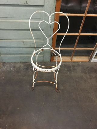 VINTAGE ANTIQUE WHITE METAL WROUGHT IRON PATIO Ice Cream PARLOR CHAIR Heart 2