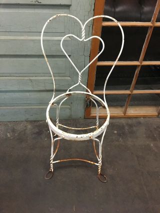 VINTAGE ANTIQUE WHITE METAL WROUGHT IRON PATIO Ice Cream PARLOR CHAIR Heart 3