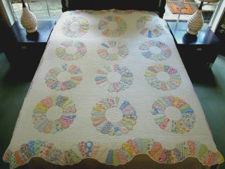 Vintage Feed Sack Hand Sewn Applique Dresden Plate Quilt W/ Snake Trail Border