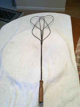Vintage Rug/carpet Wire Beater With Wood Handle - Traditional Heart Design 33 "