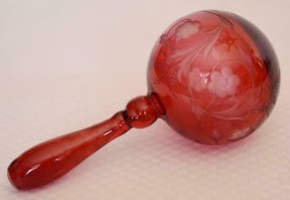 LOVELY AND RARE VICTORIAN ERA ETCHED FLORAL RUBY CRANBERRY GLASS DARNING BALL 3