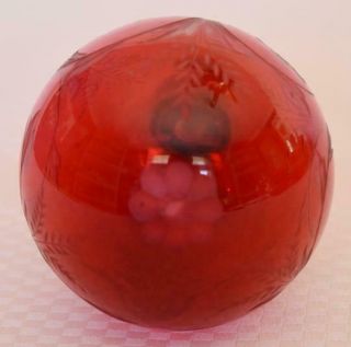 LOVELY AND RARE VICTORIAN ERA ETCHED FLORAL RUBY CRANBERRY GLASS DARNING BALL 5