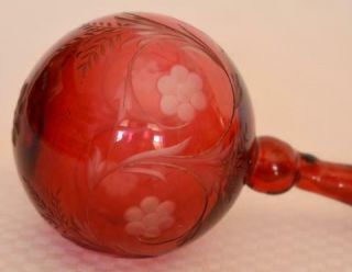 LOVELY AND RARE VICTORIAN ERA ETCHED FLORAL RUBY CRANBERRY GLASS DARNING BALL 7