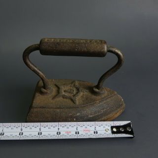 Vintage Cast Iron SAD FLAT IRON Clothes Iron GENEVA,  ILL 7 lb.  5 point Star 6