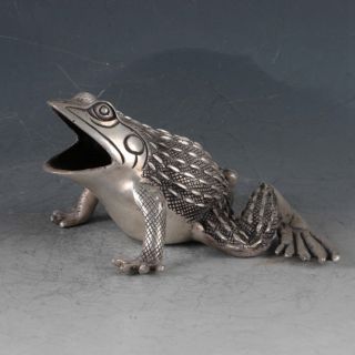 Exquisite Tibetan Silver Frog Statues