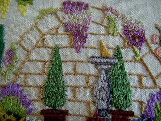 GORGEOUS VINTAGE HAND EMBROIDERED PANEL PICTURE COTTAGE GARDEN FLOWERS POND 5