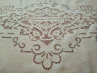Gorgeous Fine Italian Figural Needle Lace / Embroidered Linen Sheet 102 " X 70 "