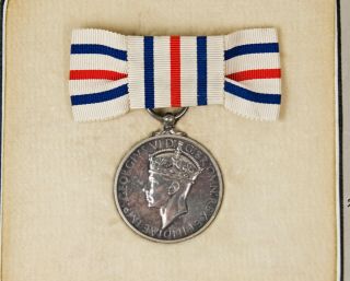 British WWII Kings Medal For Service Cause Of Freedom Womans Case Award Letter 8