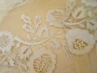 A Stunning Pair Early 19th Century Carrickmacross Lace Wedding Sleeves 8