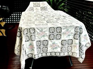 Fabulous Vintage Large Hand Crafted Tablecloth & 6 Napkins