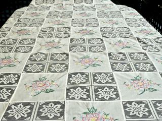 FABULOUS VINTAGE LARGE HAND CRAFTED TABLECLOTH & 6 NAPKINS 2