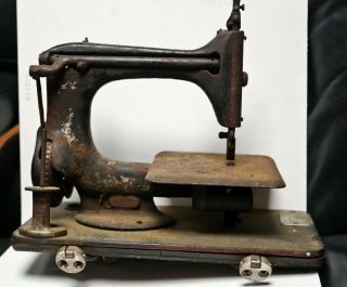 antique miniature Singer sewing machine 2