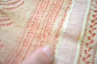 RARE ANTIQUE PRIMITIVE WEDDING HANKY WITH HAND KNITTED LACE TT312 5