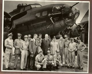 1943 Press Photo Famed B - 17 The Memphis Belle And Crew Arrive In Us