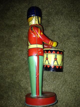 Vintage tin wind up toy by j.  Chein soldier drummer boy made in USA tin toy 2