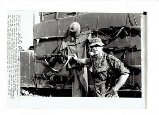 Vietnam War Press Photo - Us Soldier With Captured Equipment - Firebase Warrior