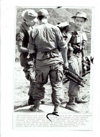 Vietnam War Press Photo - Us Soldiers Leave On Patrol From Firebase Siberia